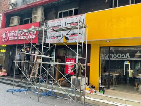 梁河制作广告招牌如何避免它发黄？